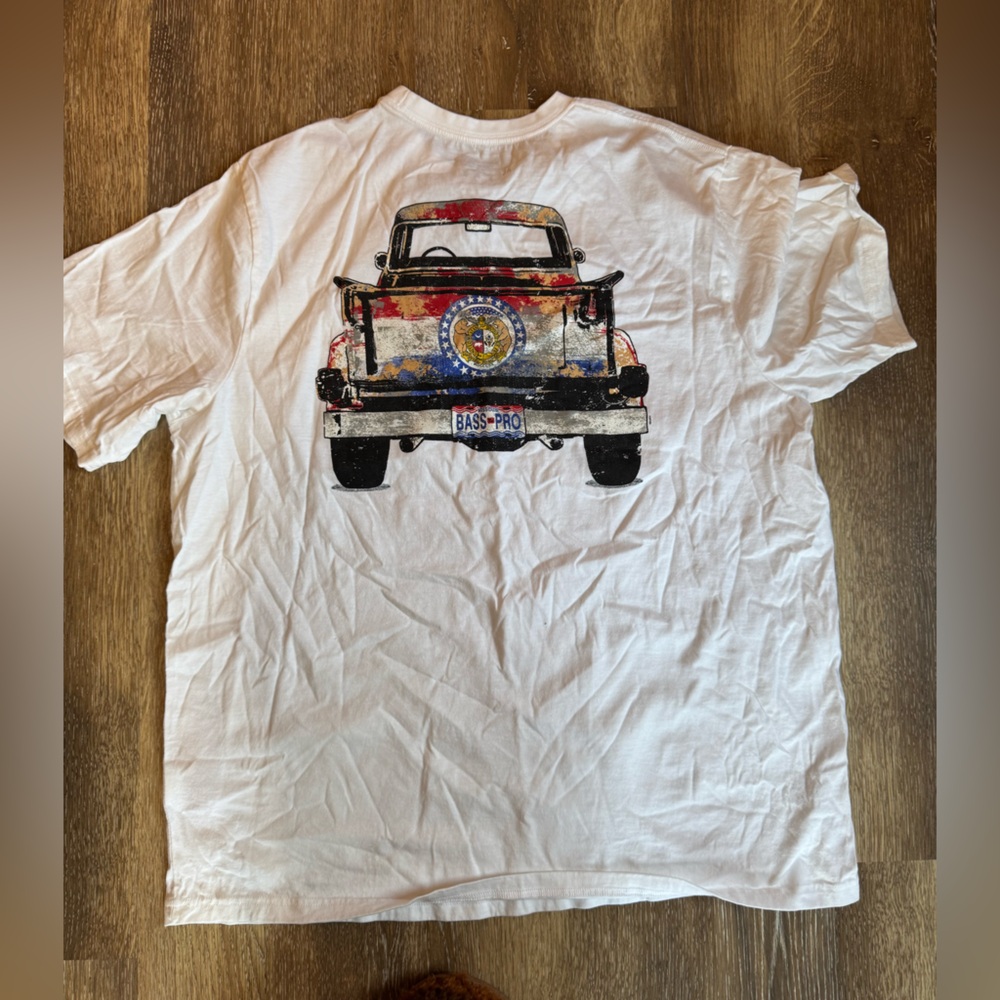 Two NEW Men’s XL white tshirts! Bass Pro & Magellan - Picture 5 of 7